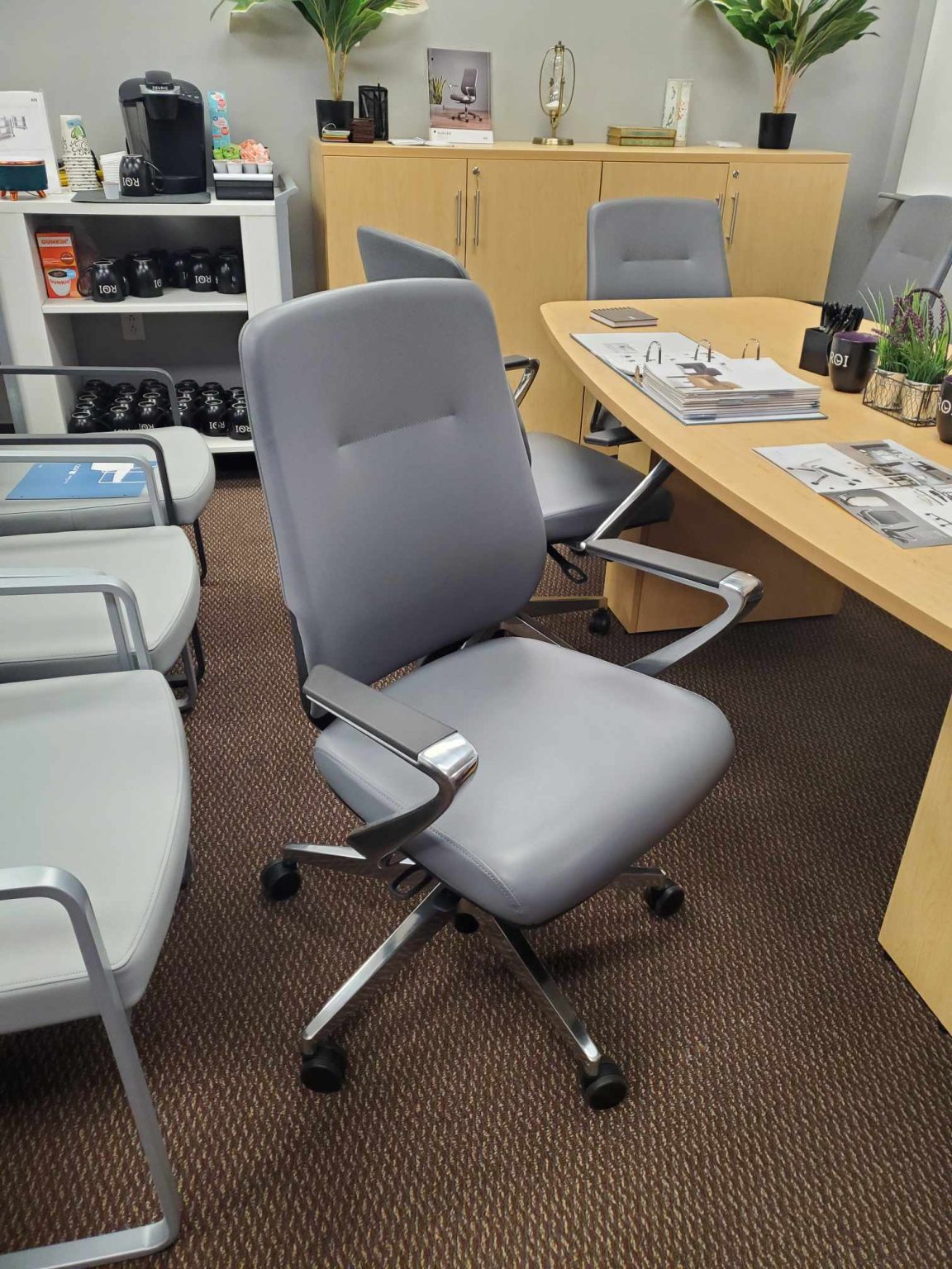 Used ROI Office Furniture & Systems
